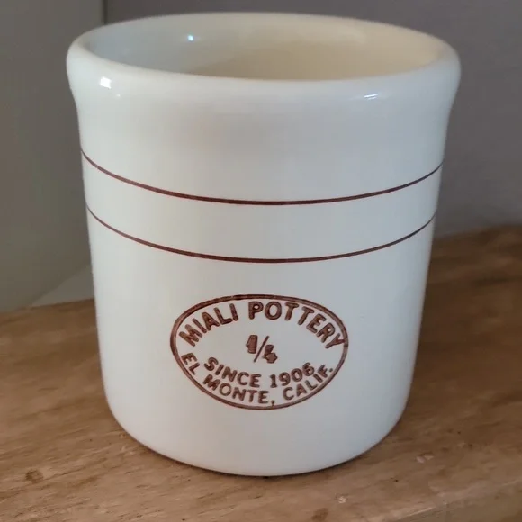 Miali Pottery - Picture 1 of 5